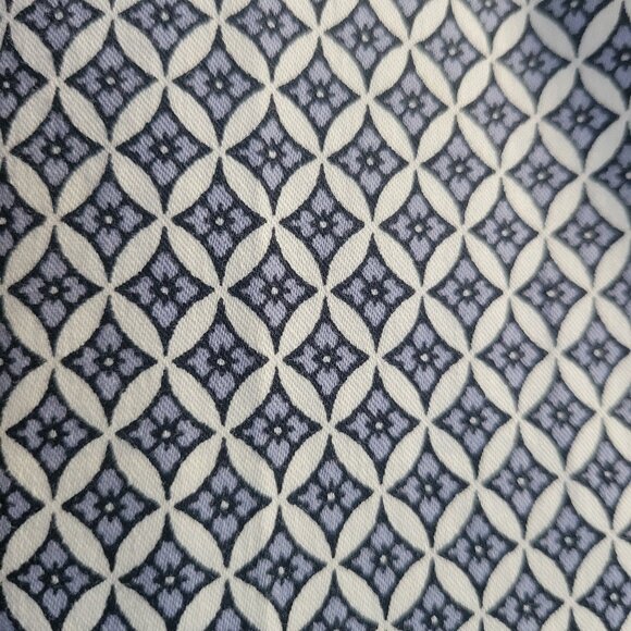 H & M Capri pants size 6 black/blue/white pattern fitted - Picture 2 of 3